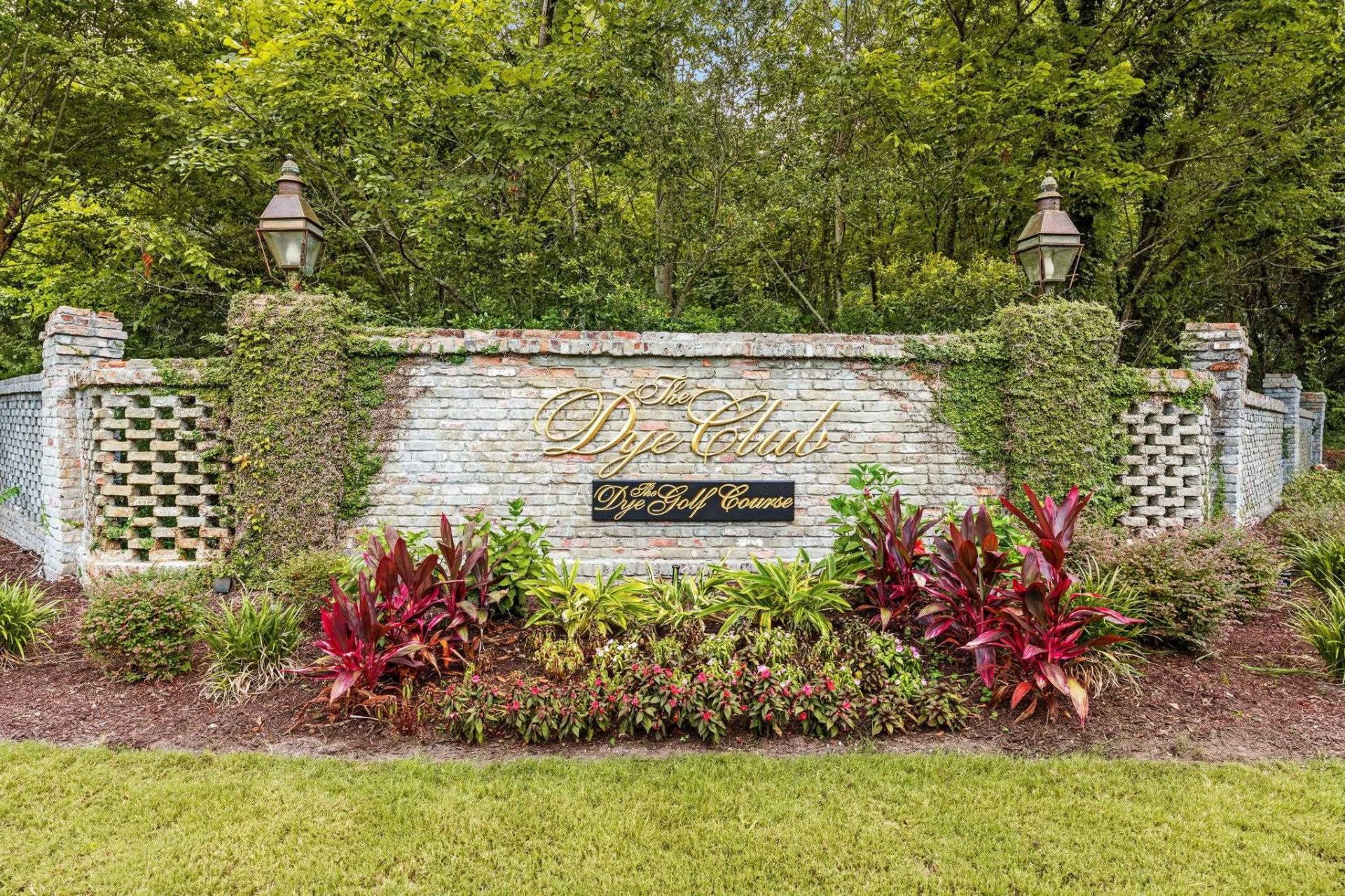2401 Thoroughfare Dr. Photo 42