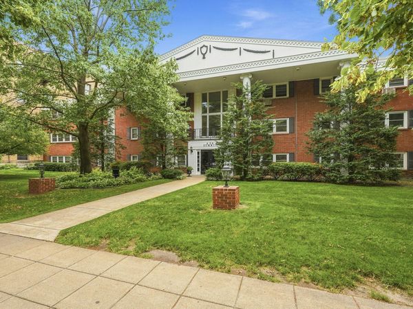 456 Summit Avenue, Unit 203, Saint Paul, MN 55102
