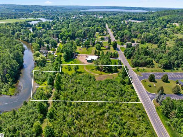 1 M-88, Bellaire, MI 49615