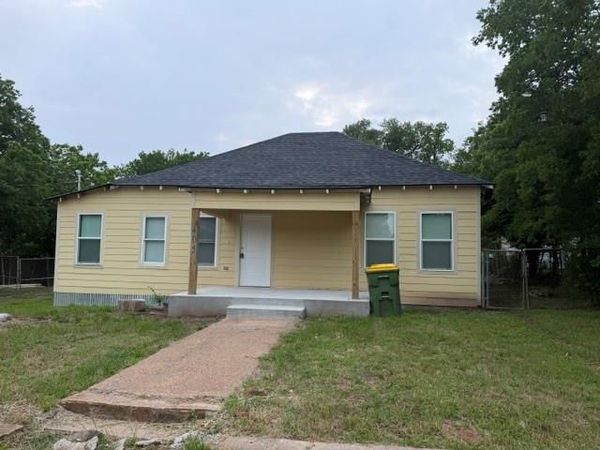 405 E Evans Street, Hearne, TX 77859