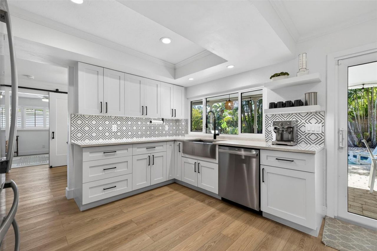 1122 45th Avenue Ne, Saint Petersburg, FL 33703 Photo
