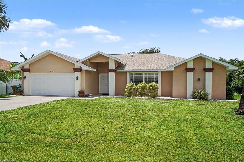 1714 SE 21st Ter, Cape Coral, FL 33990 Photo