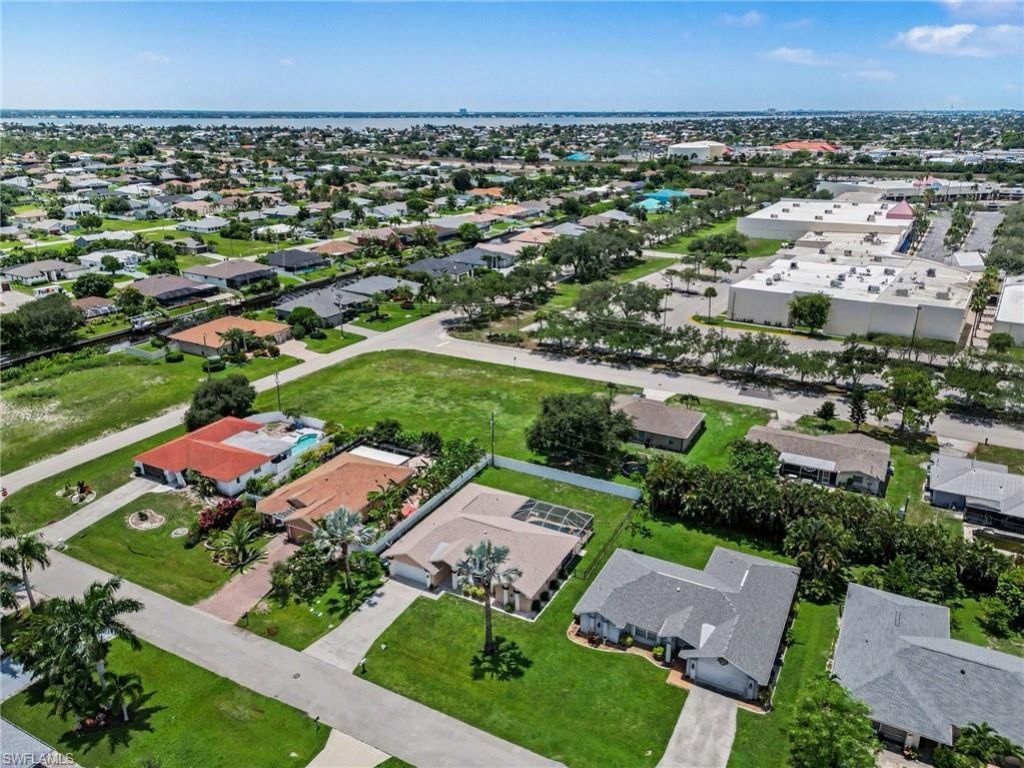 1714 SE 21st Ter, Cape Coral, FL 33990 Photo