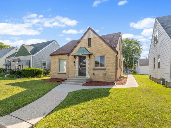 4460 N 42nd St, Milwaukee, WI 53209