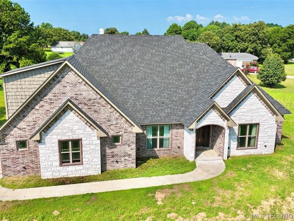 1104 Maple Lane , Stigler, OK 74462
