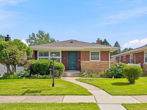 5107 Fairview Lane, Skokie, IL 60077