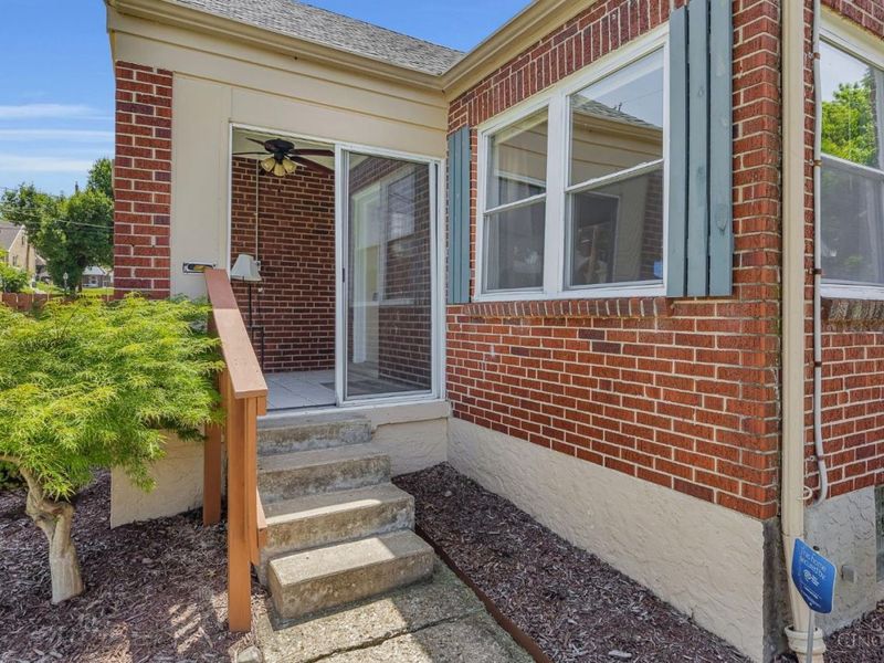 3725 Norwich Lane, Cincinnati, OH 45220 Photo 3