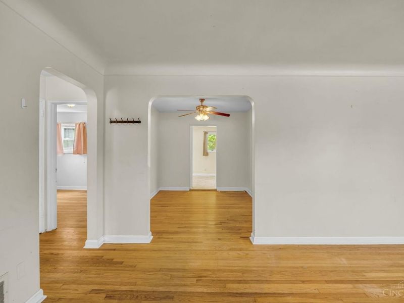 3725 Norwich Lane, Cincinnati, OH 45220 Photo 4