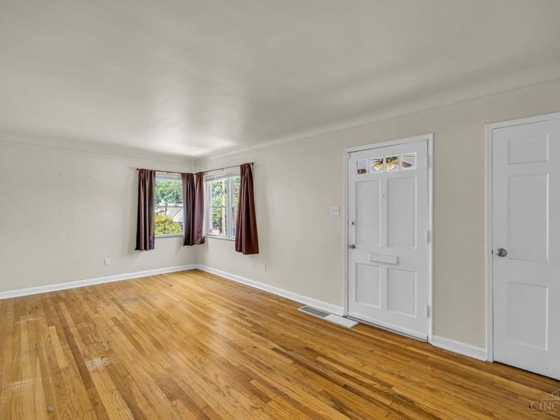 3725 Norwich Lane, Cincinnati, OH 45220 Photo 5