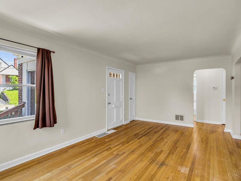 3725 Norwich Lane, Cincinnati, OH 45220 Photo 6