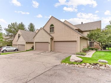 29231 Laurel Drive, Farmington Hills, MI 48331
