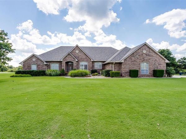 1163 Hidden Valley Lane, Choctaw, OK 73020