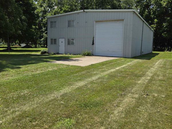 5877 Pine Road, Plymouth, IN 46563