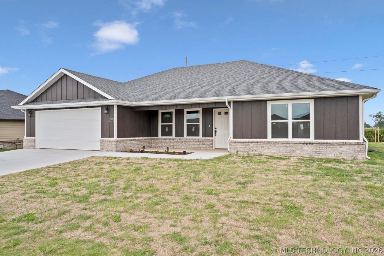 1127 Center Court Circle, Grove, OK 74344 Main Photo