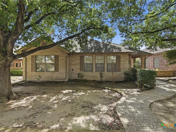 671 Sagewood Parkway , Seguin, TX 78155