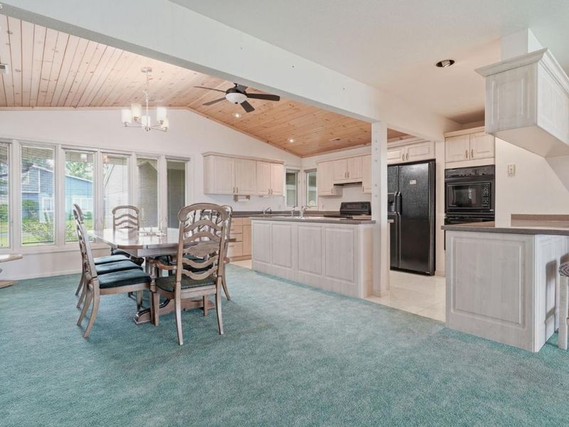 1598 N Edgewater Drive, Port Clinton, OH 43452 Photo 12