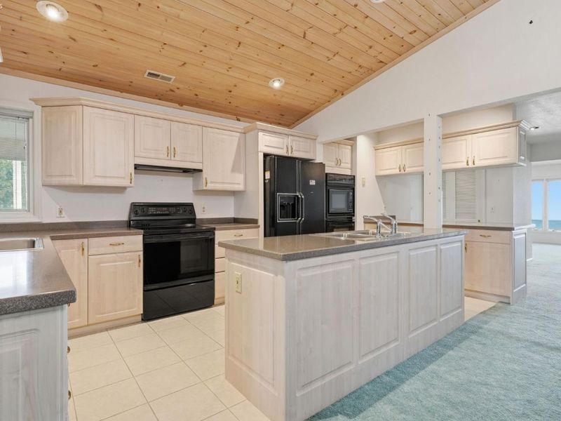 1598 N Edgewater Drive, Port Clinton, OH 43452 Photo 13