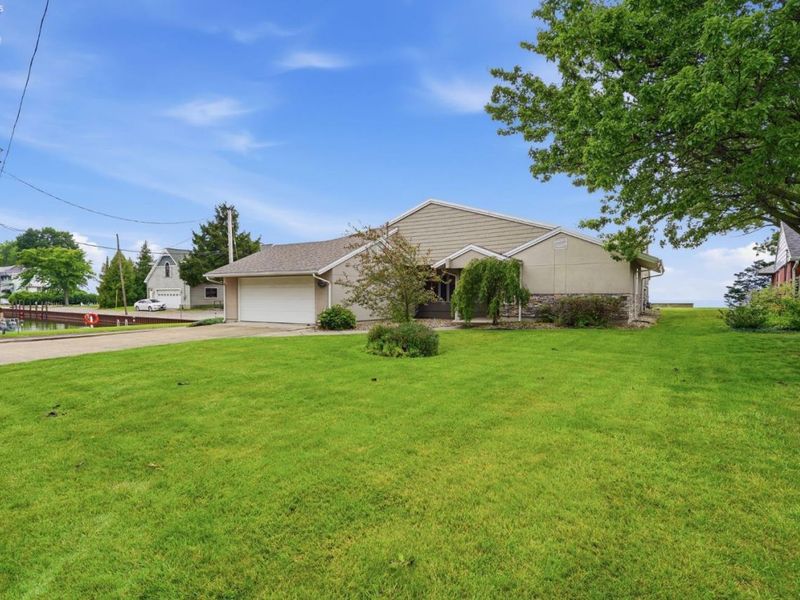 1598 N Edgewater Drive, Port Clinton, OH 43452 Photo 38