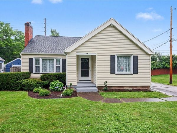 765 S Grosvenor Road , Rochester, NY 14618