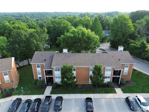 1937 Greenpoint Drive, Unit 304, Kirkwood, MO 63122