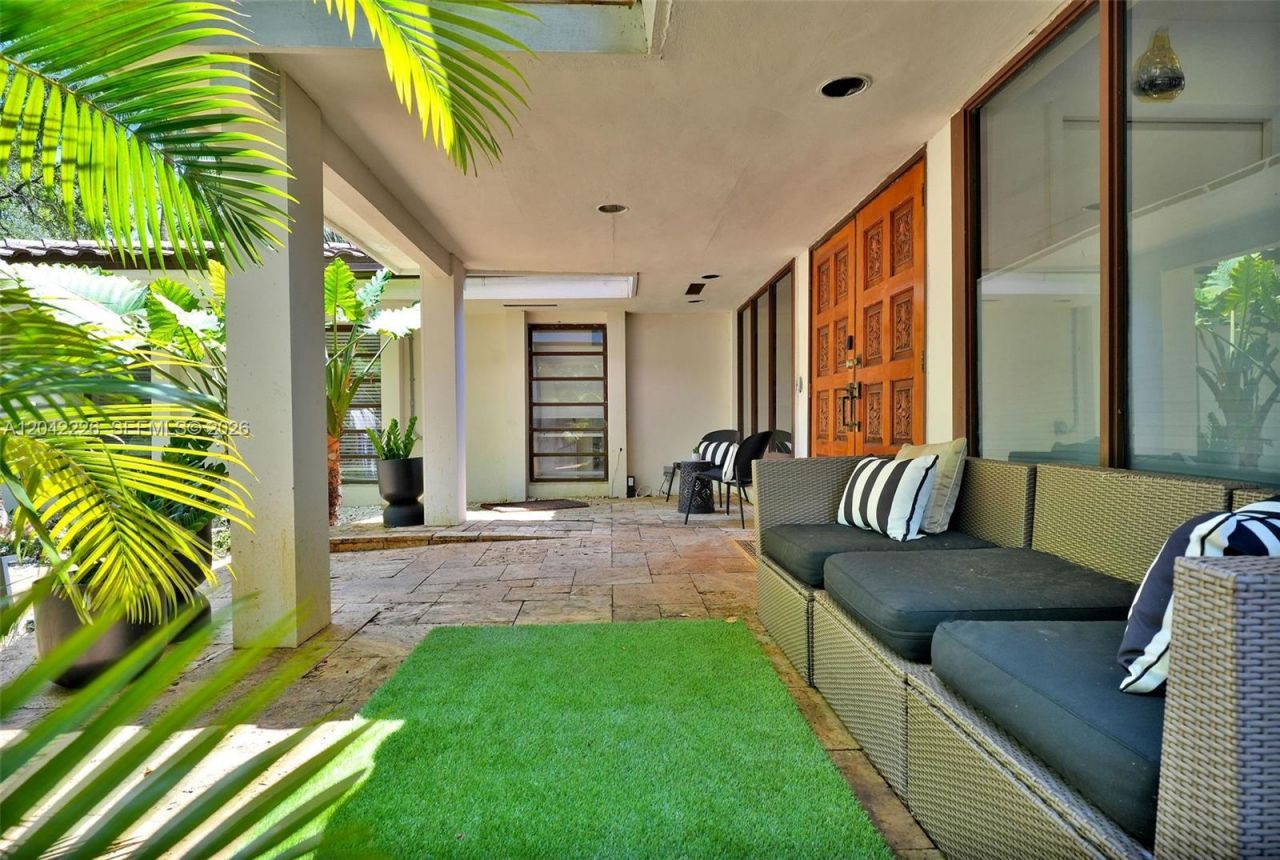 5801 SW 37th Ter, Dania Beach, FL 33312 Photo