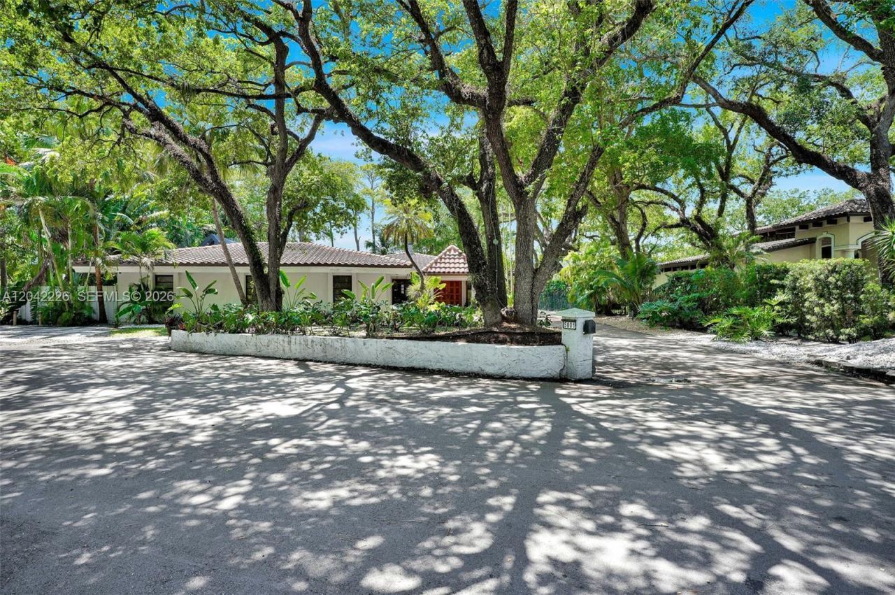5801 SW 37th Ter, Dania Beach, FL 33312 Photo