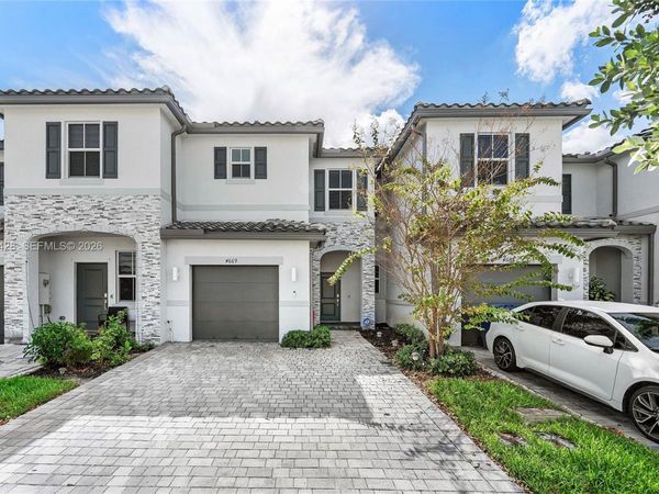 4669 NW 118th Ave , Coral Springs, FL 33076