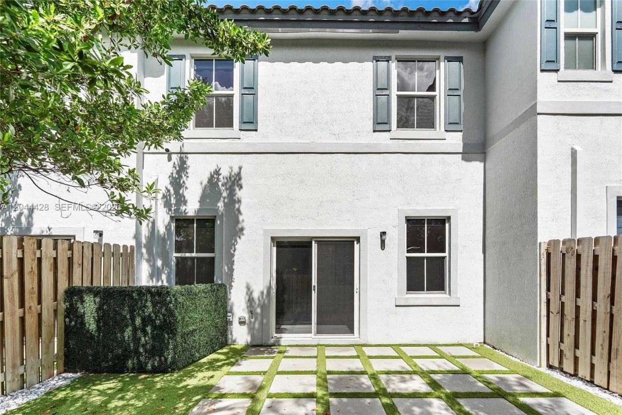 4669 NW 118th Ave , Coral Springs, FL 33076 Photo