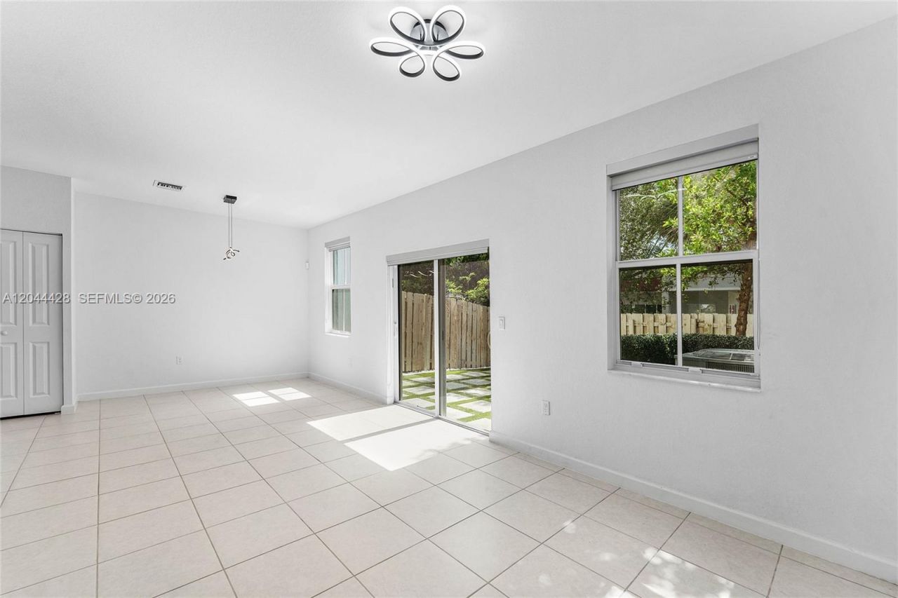 4669 NW 118th Ave , Coral Springs, FL 33076 Photo