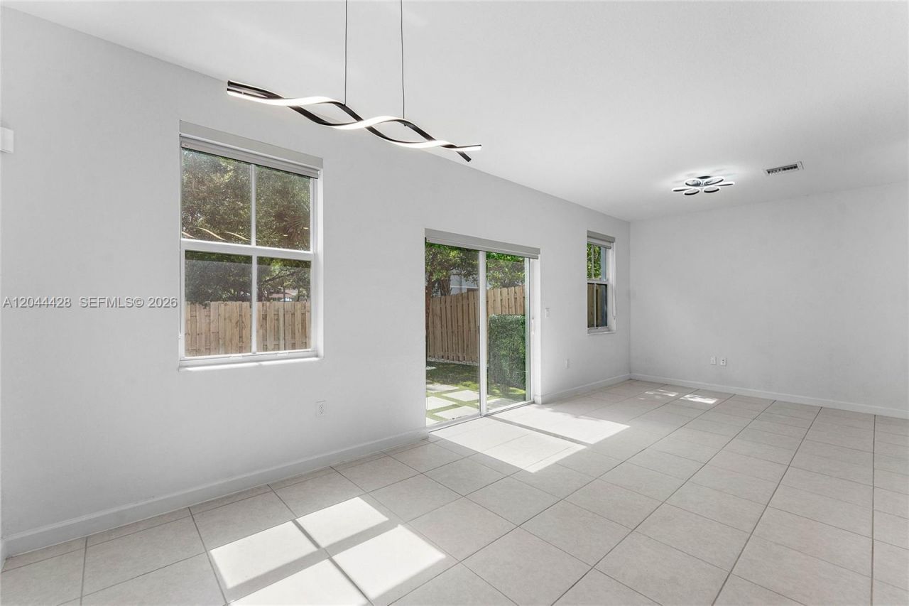 4669 NW 118th Ave , Coral Springs, FL 33076 Photo