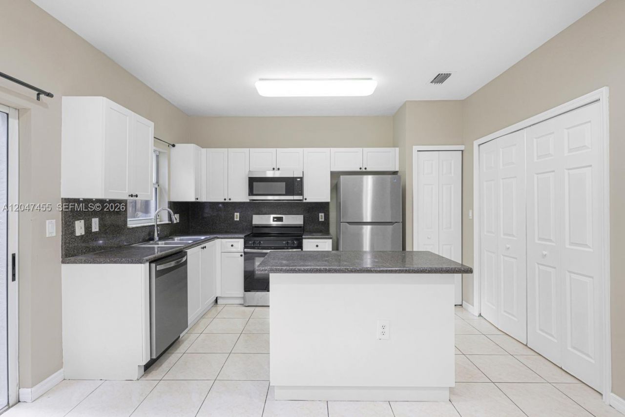 2943 SE 15th Ter , Homestead, FL 33035 Photo