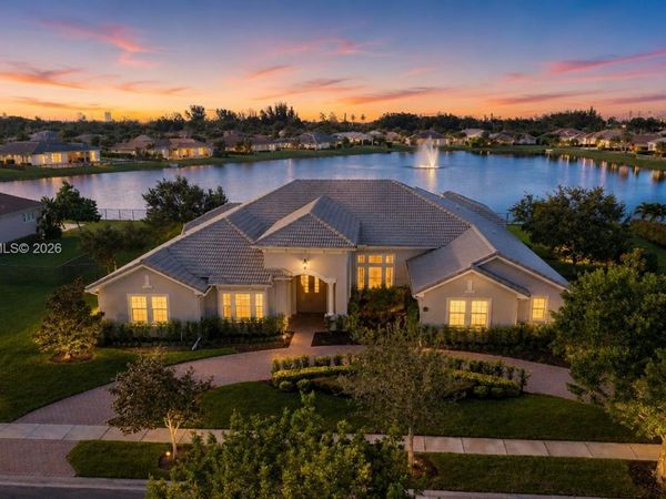 5301 S Sterling Ranch Cir, Davie, FL 33314
