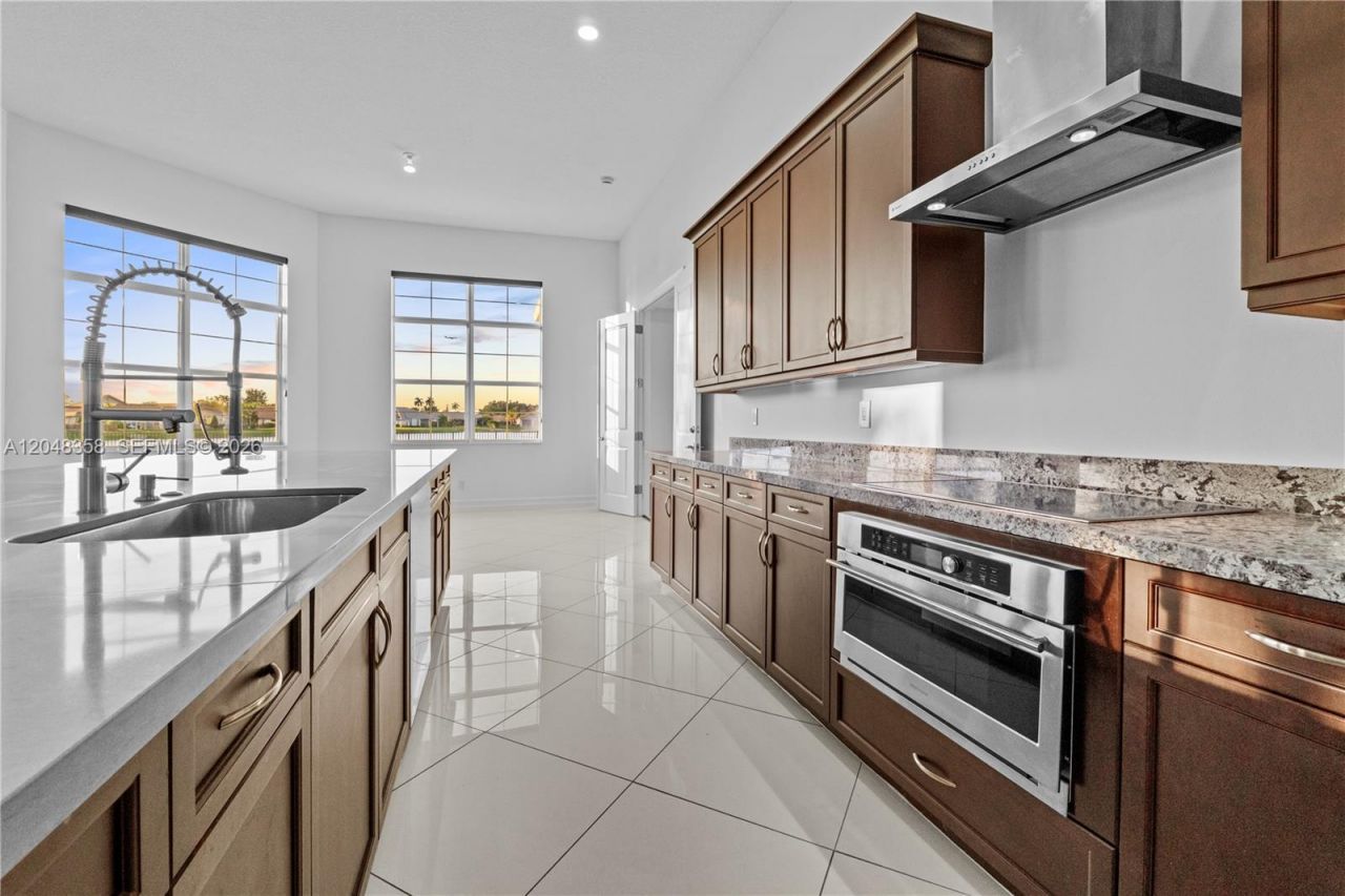 5301 S Sterling Ranch Cir, Davie, FL 33314 Photo