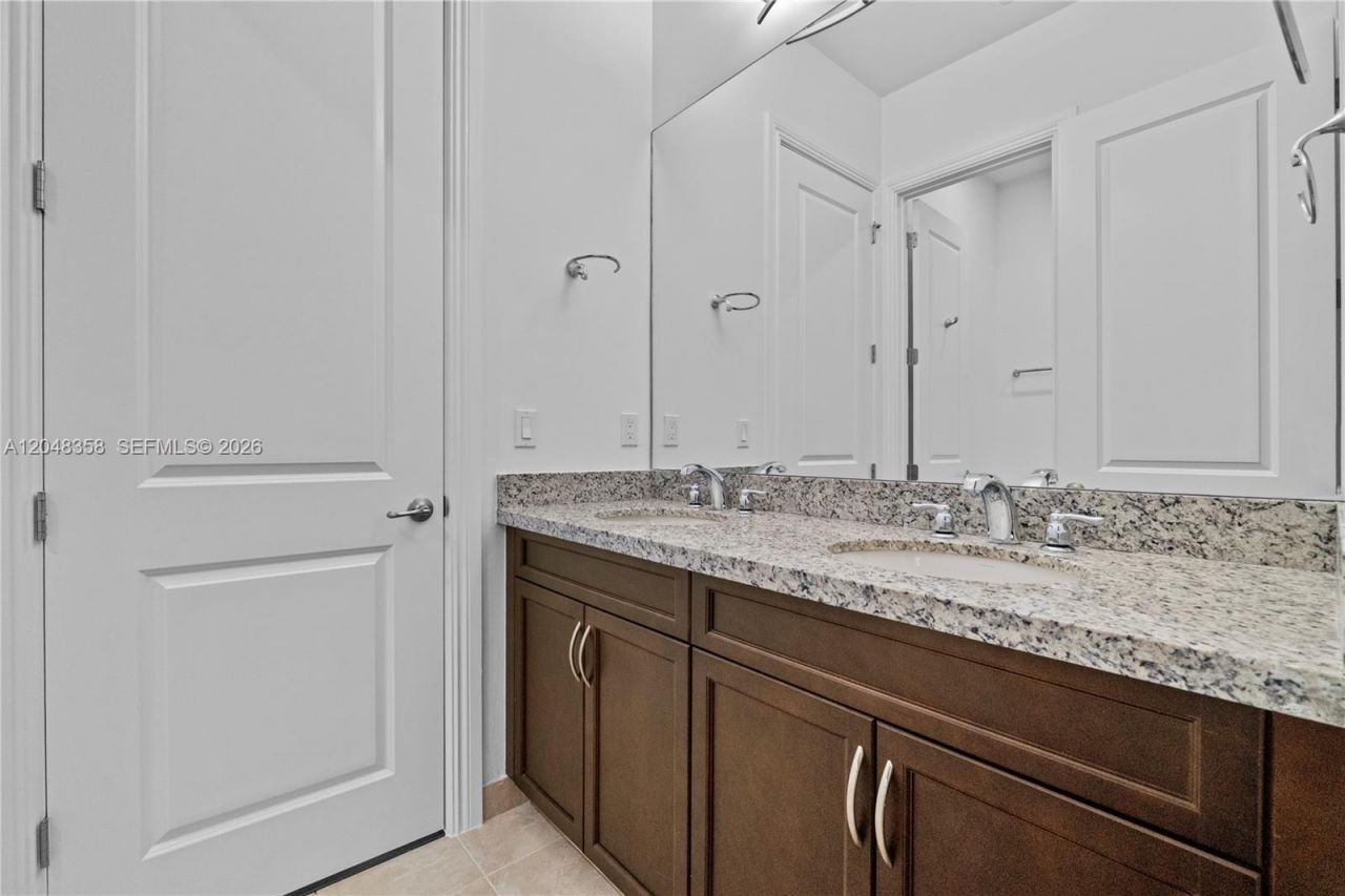 5301 S Sterling Ranch Cir, Davie, FL 33314 Photo