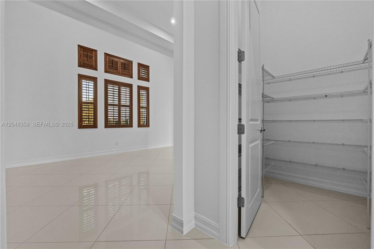 5301 S Sterling Ranch Cir, Davie, FL 33314 Photo