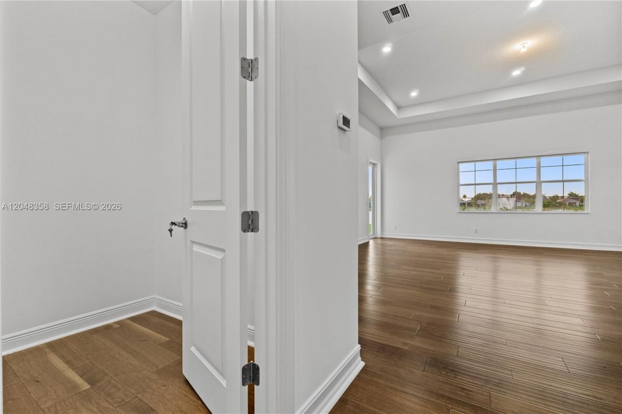 5301 S Sterling Ranch Cir, Davie, FL 33314 Photo