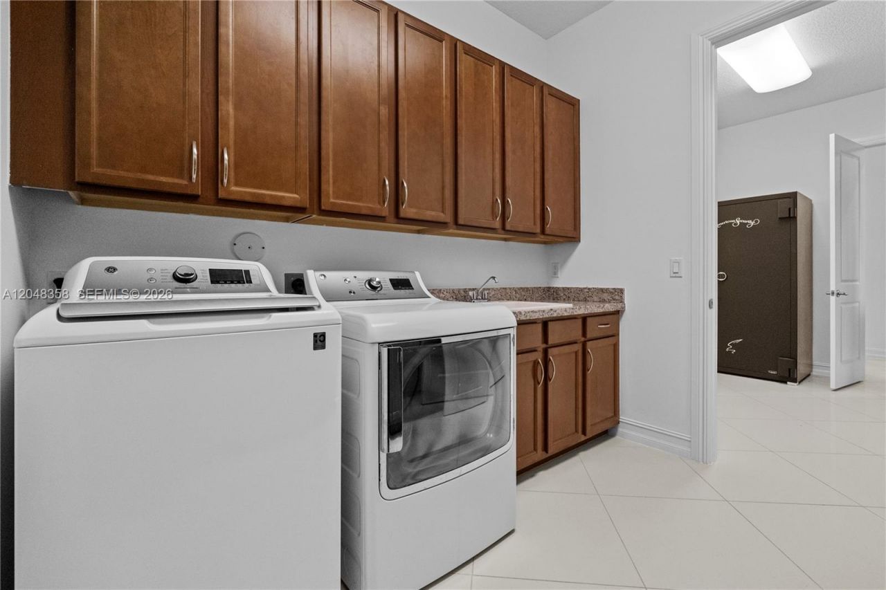 5301 S Sterling Ranch Cir, Davie, FL 33314 Photo