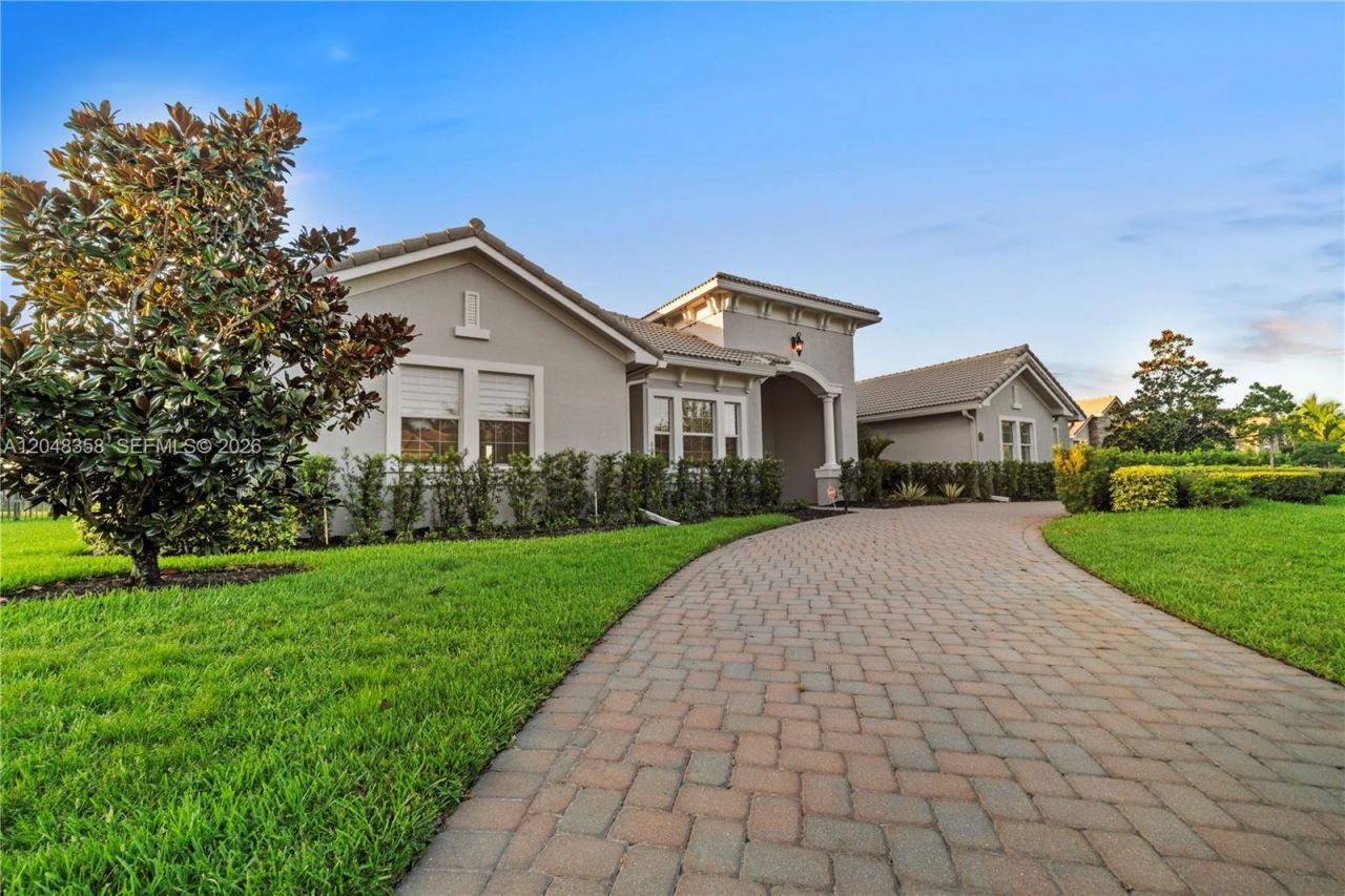5301 S Sterling Ranch Cir, Davie, FL 33314 Photo