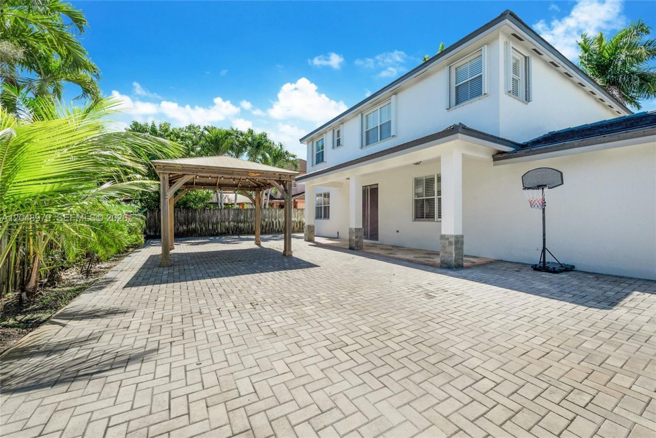 20255 SW 129th Ave , Miami, FL 33177 Photo