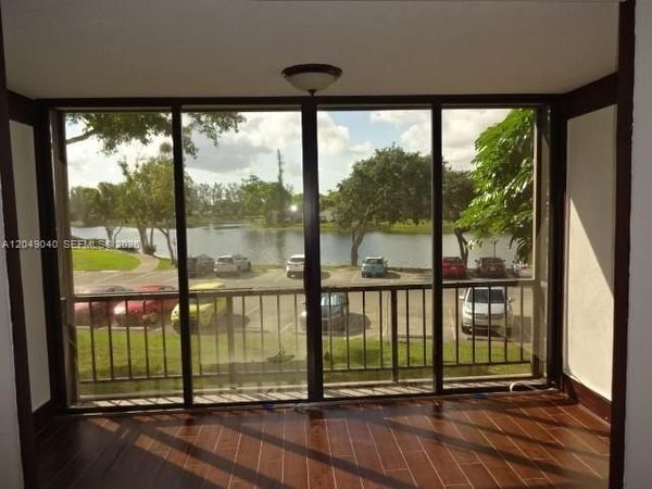 3690 Inverrary Dr , Unit 2Q, Lauderhill, FL 33319