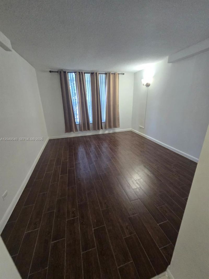 3690 Inverrary Dr , Unit 2Q, Lauderhill, FL 33319 Photo