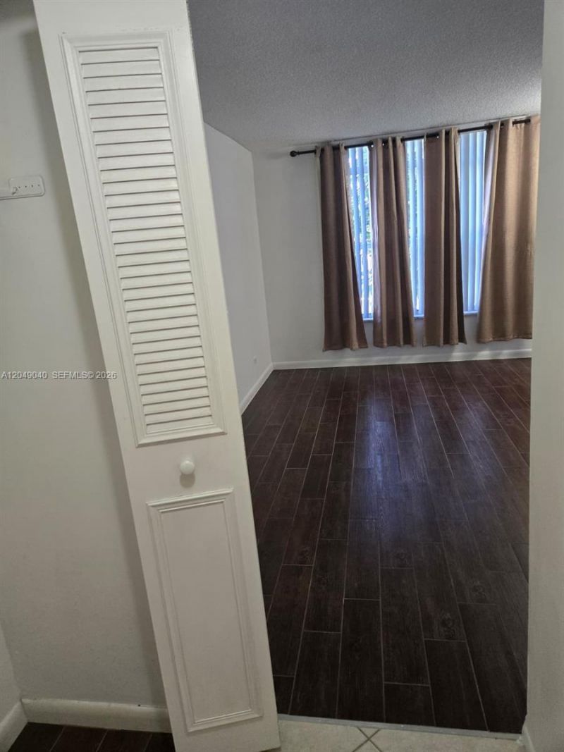 3690 Inverrary Dr , Unit 2Q, Lauderhill, FL 33319 Photo