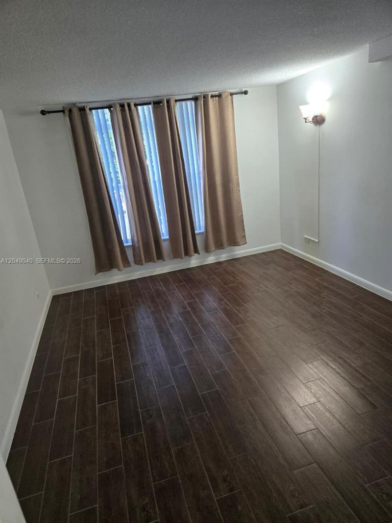 3690 Inverrary Dr , Unit 2Q, Lauderhill, FL 33319 Photo