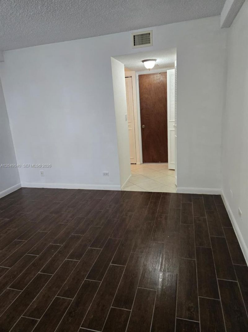 3690 Inverrary Dr , Unit 2Q, Lauderhill, FL 33319 Photo