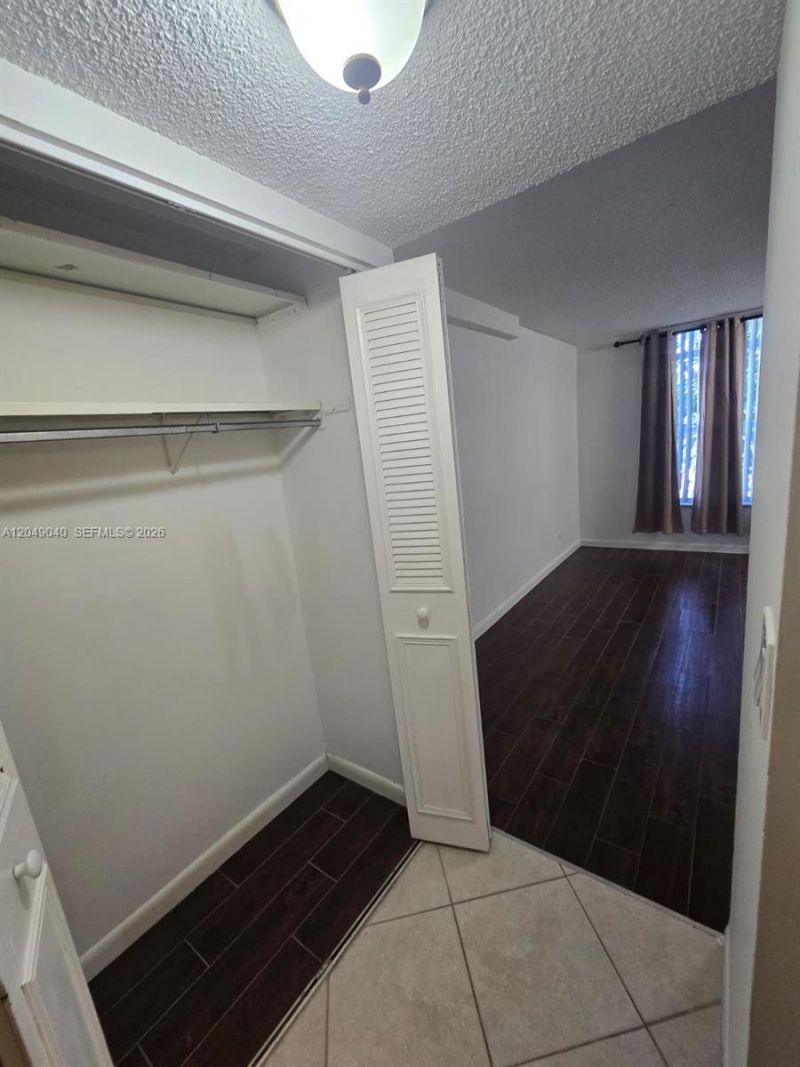 3690 Inverrary Dr , Unit 2Q, Lauderhill, FL 33319 Photo