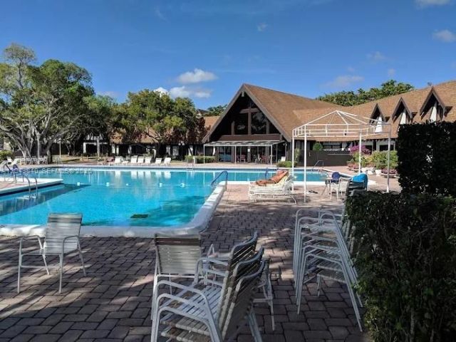 3690 Inverrary Dr , Unit 2Q, Lauderhill, FL 33319 Photo