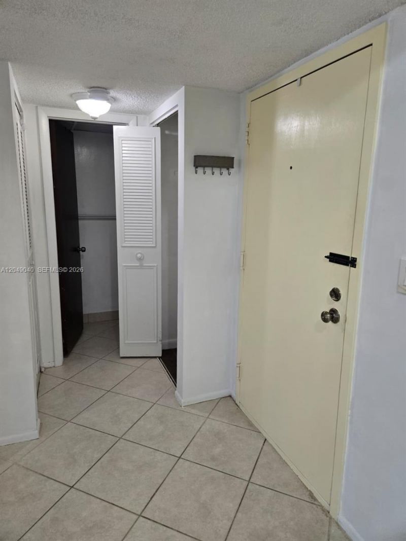 3690 Inverrary Dr , Unit 2Q, Lauderhill, FL 33319 Photo