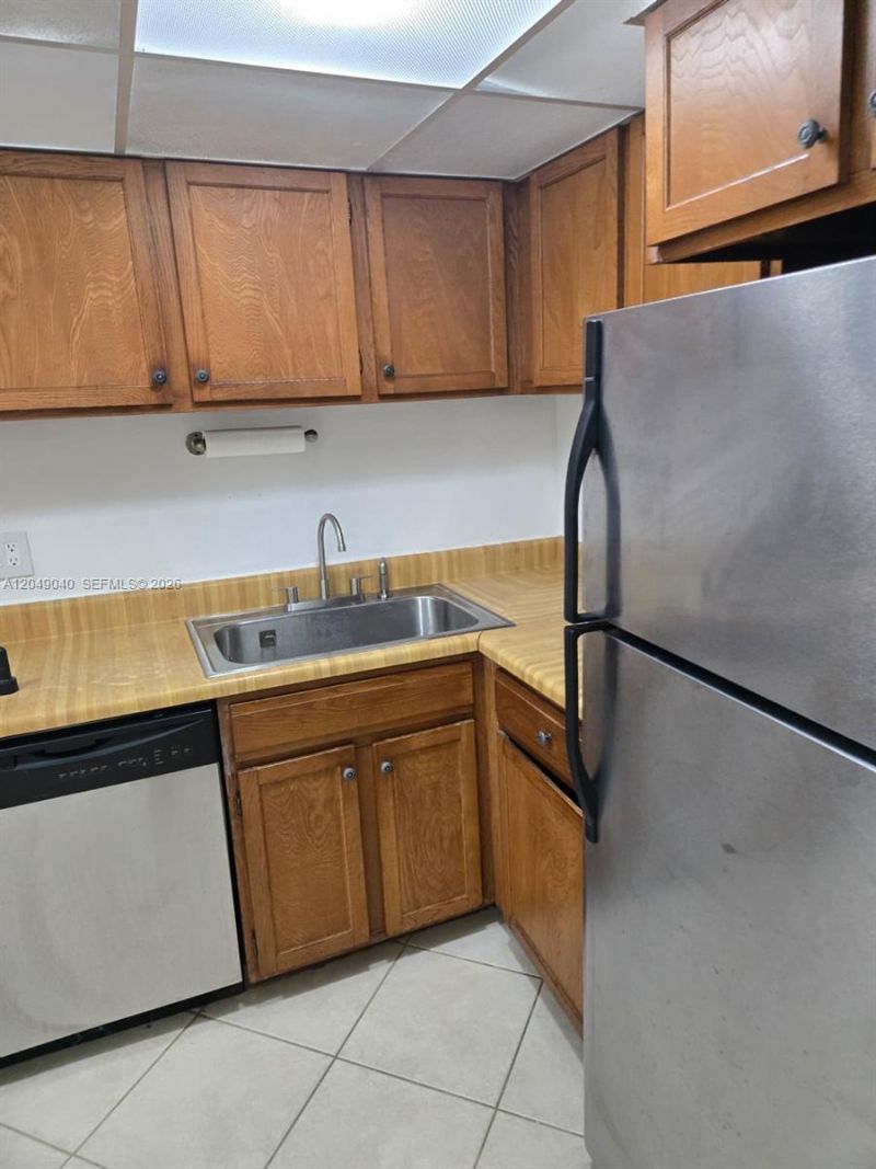 3690 Inverrary Dr , Unit 2Q, Lauderhill, FL 33319 Photo