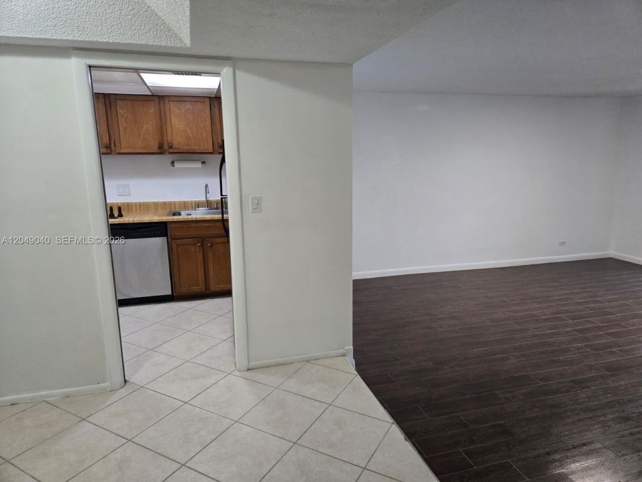 3690 Inverrary Dr , Unit 2Q, Lauderhill, FL 33319 Photo