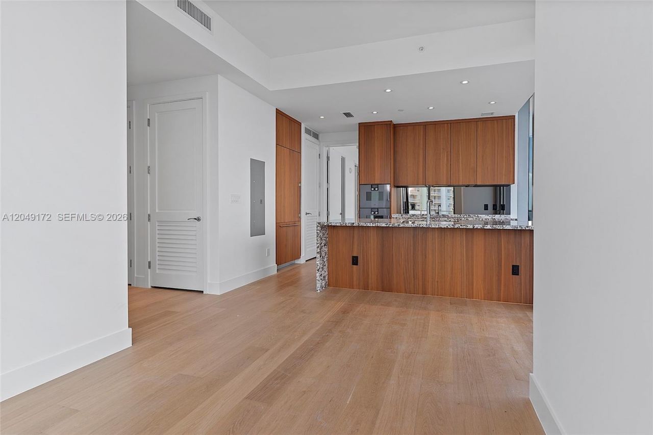 175 SE 25th Rd , Unit 1003, Miami, FL 33129 Photo